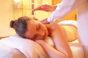 Massage bien-être en chambres d'hôtes l'Esclériade en Provence